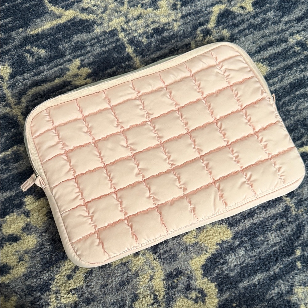Quilted laptop Tablet Sleeve - Pink for 13.6 inch laptop and tablets